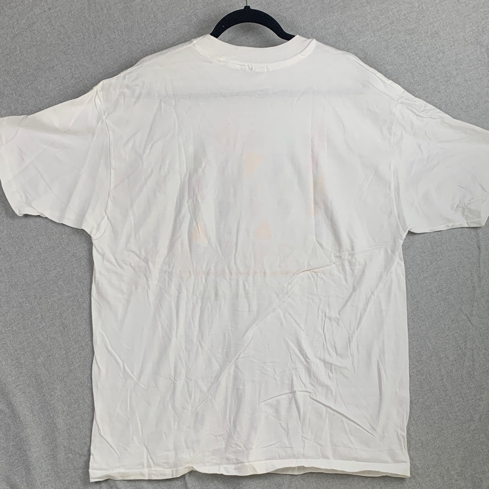 Vibrant Graphic Tee with San Francisco Design - Picture 14 of 17